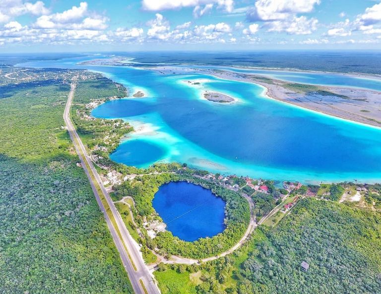 Bacalar 2025: Hogar de la Laguna de los Siete Colores