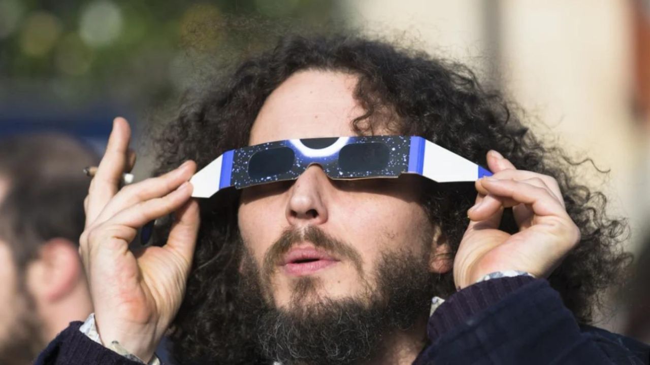 Donde comprar los lentes para ver el eclipse solar en Quintana Roo Heraldo de Mexico Quintana Roo